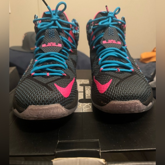 Nike LeBron 12 XII 23 Chromosomes Size 13 Like New Excellent Condition! - Picture 6 of 9